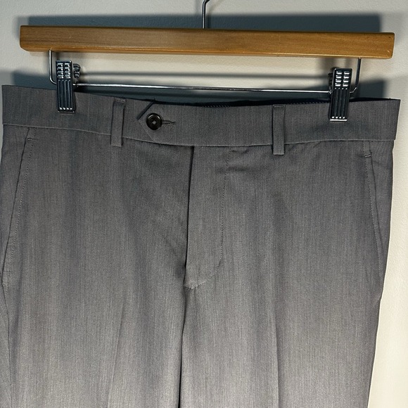 Madison Modern Fit Motion Stretch Men's Gray 30x30 Dress Pants EUC - Picture 6 of 11